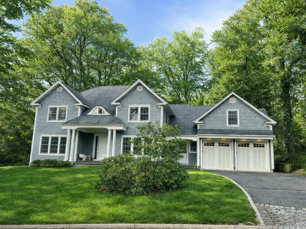 214 Downing Avenue, Sea Cliff, NY 11579