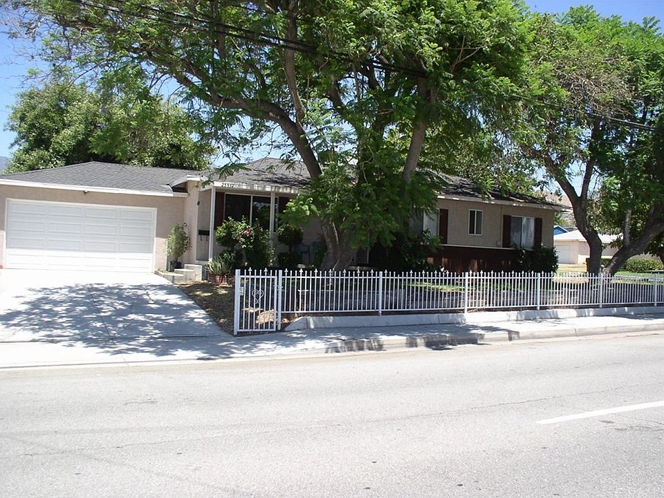 1st image of 25532 Lynwood Dr