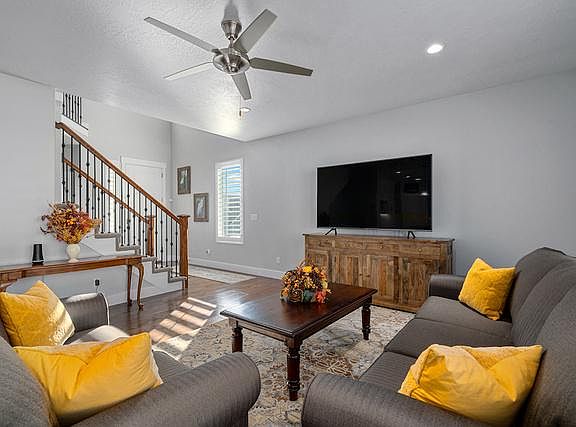 4th image of 3747 N Valley Vista Way