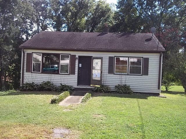 2nd image of 303 1/2 E Ingle St