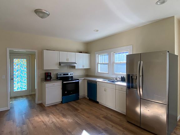 Large eat in kitchen