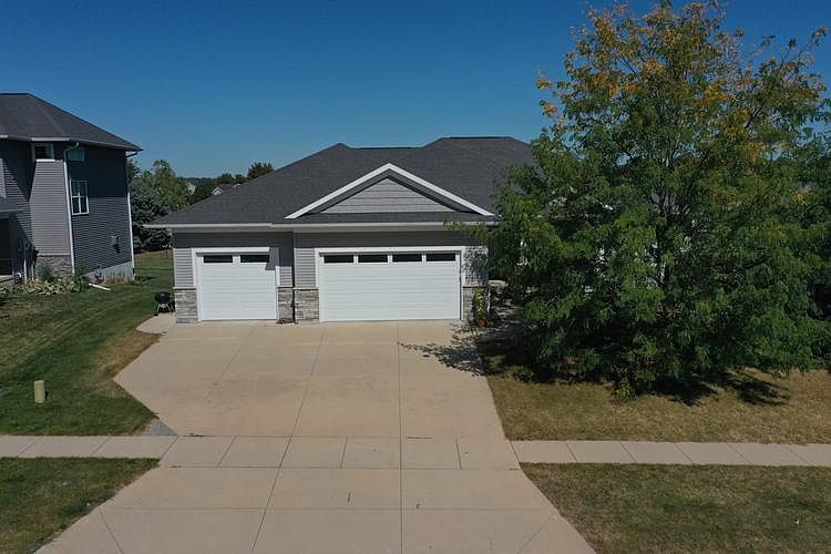 1st image of 625 Fisher Trl
