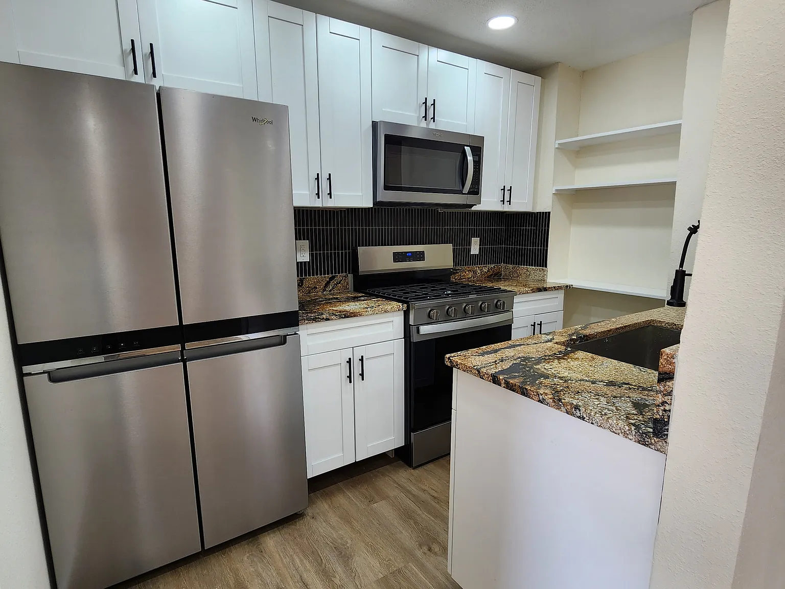 1 bed, 1000 sqft, $1,600 — Photo 4