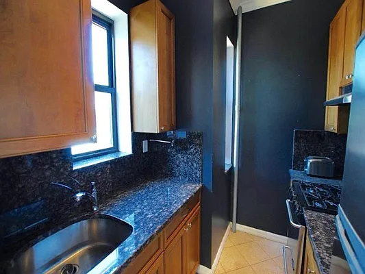 Rented by UbiQ NY | media 16