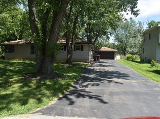 724 Ogden Rd, New Lenox, IL 60451