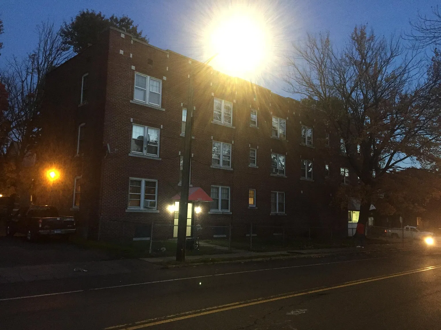 1 bed, 900 sqft, $1,550 — Photo 2