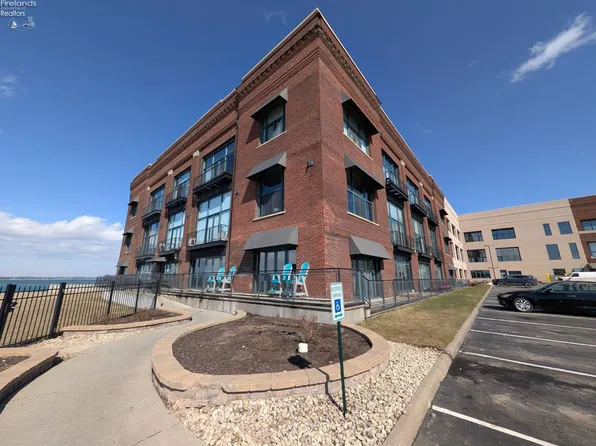 401 W Shoreline Dr Unit 109, Sandusky, OH 44870