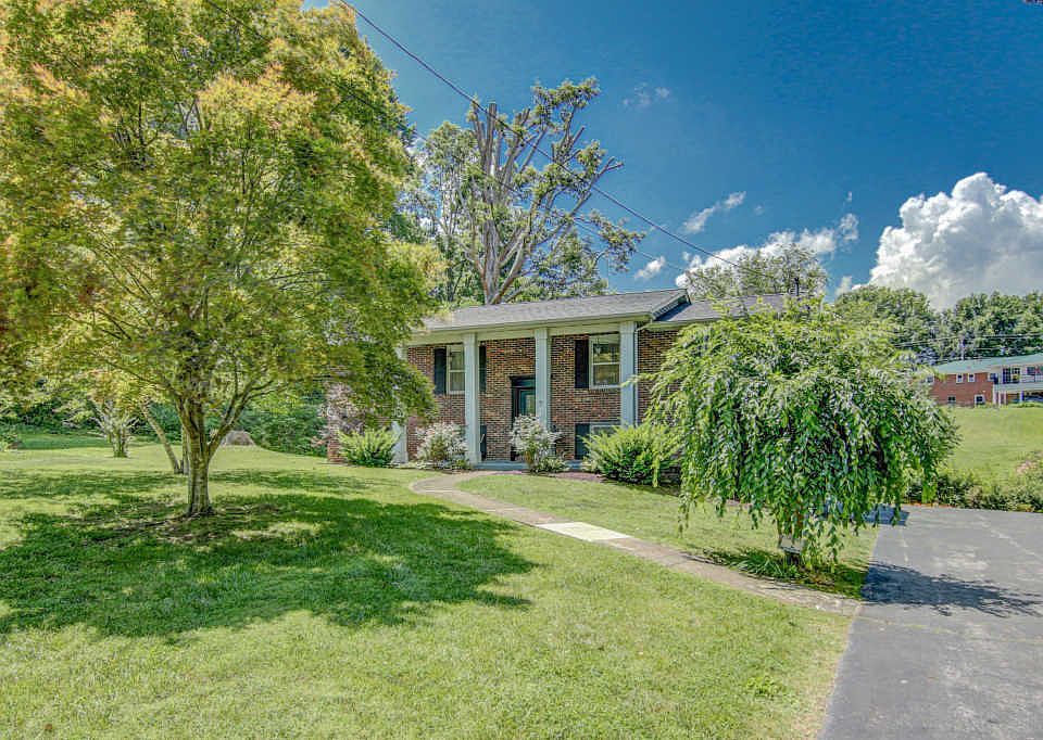 1st image of 2 Earl Cir