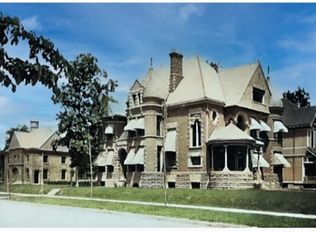 2205 Parkwood Ave, Toledo, OH 43620