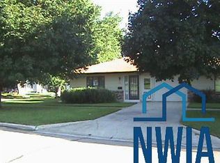 201 E 3rd St, Remsen, IA 51050