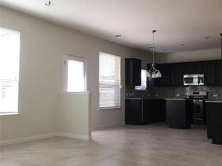 5708 Scenic Lake Dr — Photo 2