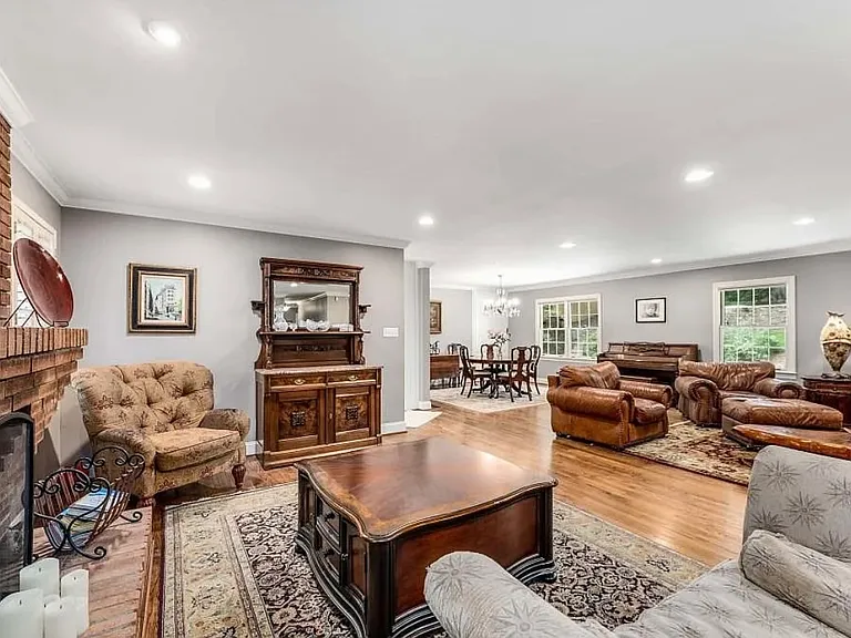240 Beachland Dr — Photo 9