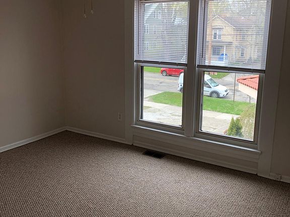 5th image of 125 W Grand River Ave APT 2