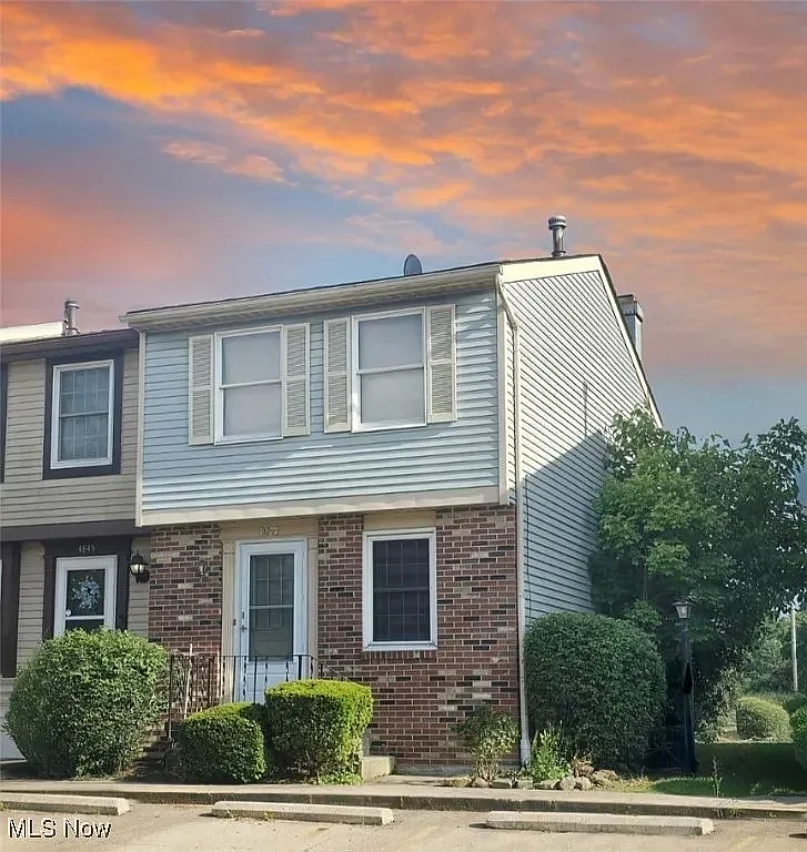 2 bed, 1.5 bath, 1150 sqft, $1,475 — Photo 1