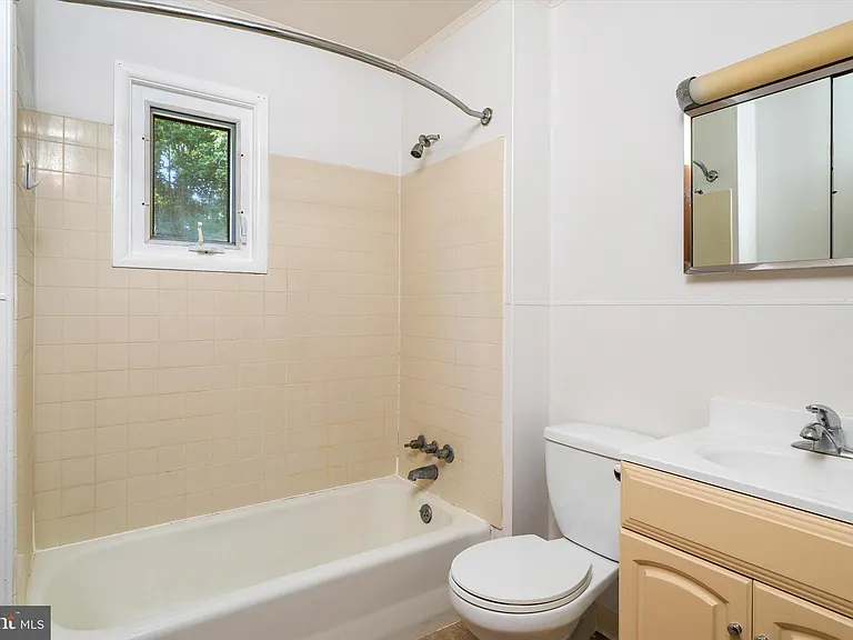 4 Pierson Pl #B — Photo 9