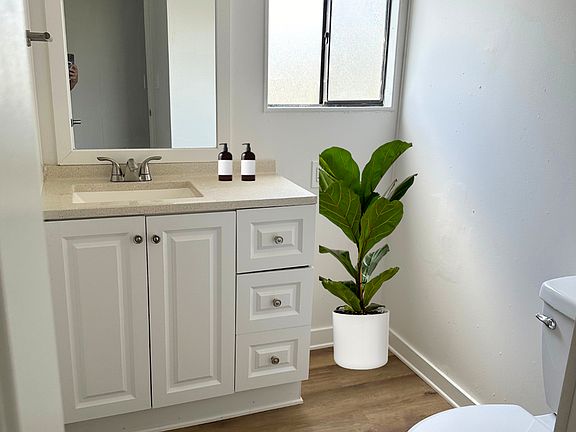 3rd image of 11 Baker St APT 9