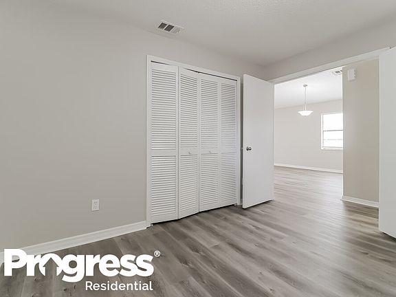 5th image of 559 Moccasin Ct