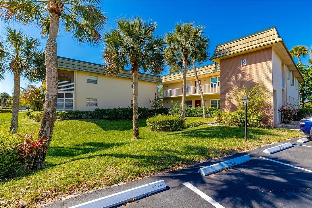 1 bed, 1.5 bath, 750 sqft, $1,650 — Photo 1
