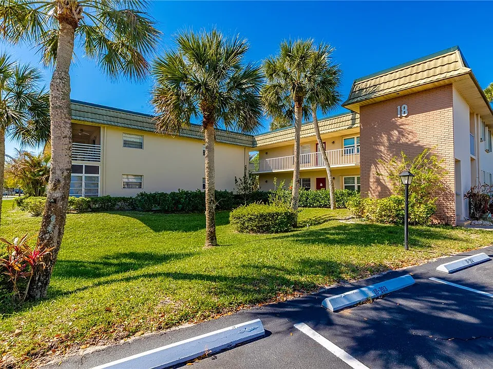 18 Vista Gardens Trl #205