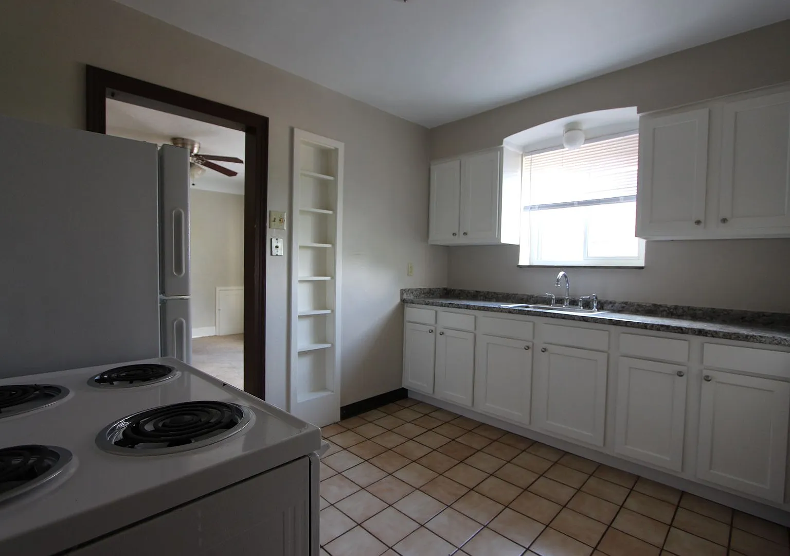208 McCully — Photo 3