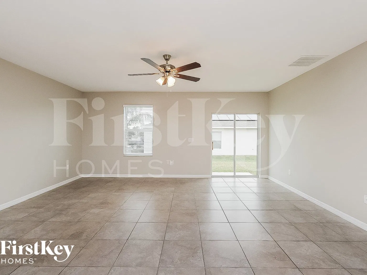 5 bed, 2.5 bath, 2973 sqft, $3,335 — Photo 2