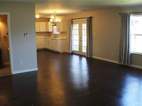 2nd image of 206 Worthington Dr