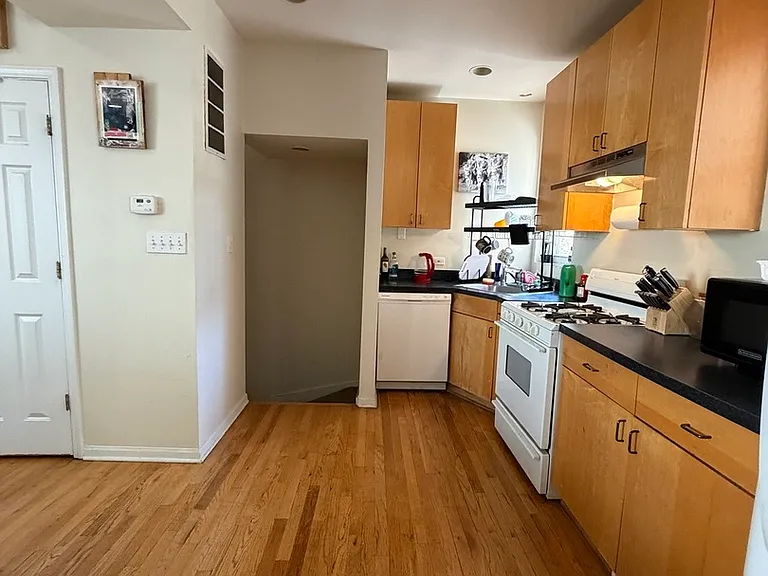 518 N May St #CH — Photo 12