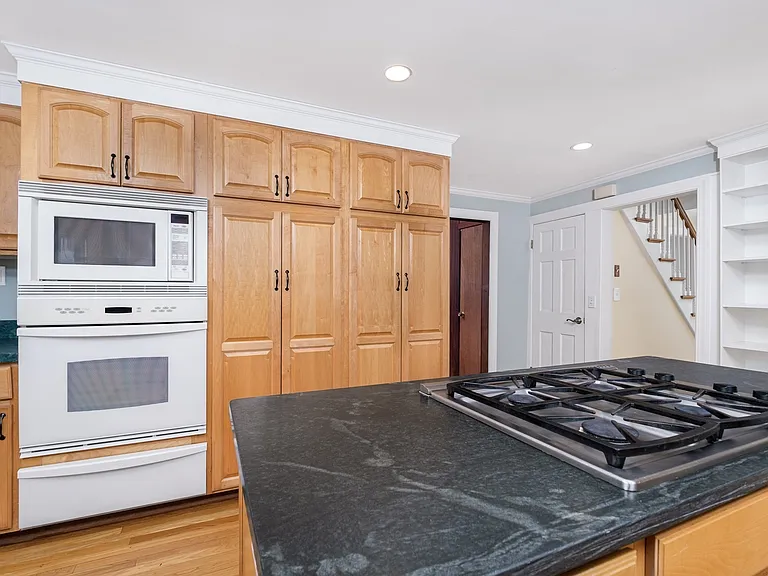 445 Glen Rd — Photo 12