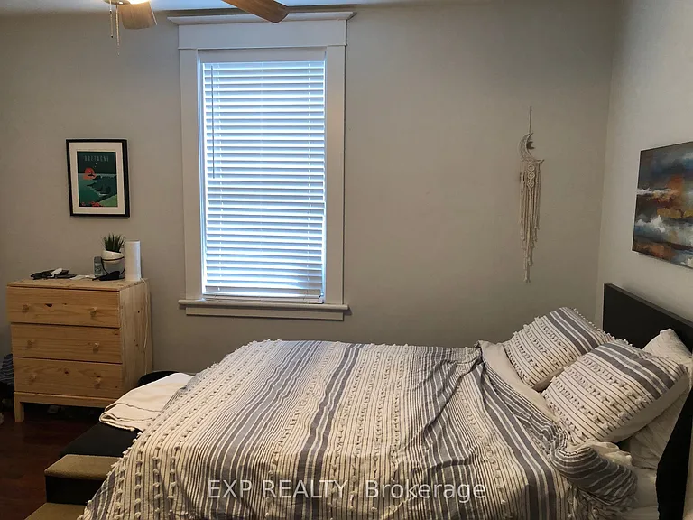 240 Breezehill Ave S #1 — Photo 6