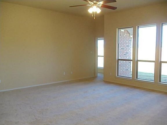 3rd image of 341 Ferndale Pl