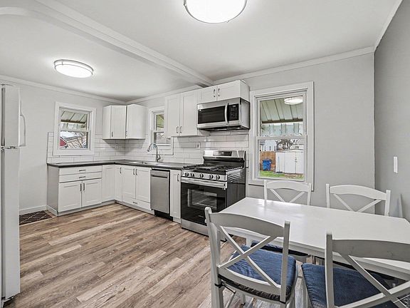4th image of 704 Marsac St