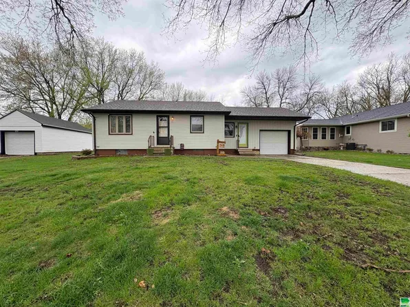 115 Melrose St, Wall Lake, IA 51466