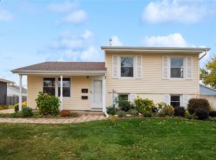 440 Elder Ln NW, Cedar Rapids, IA 52405