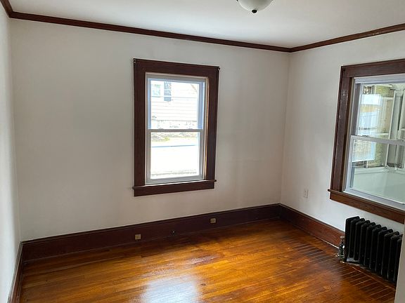 5th image of 14 Langdon Ave