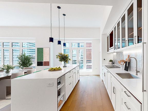 5th image of 115 E 55th St Penthouse 2