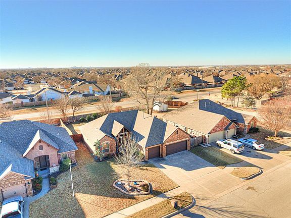 4th image of 720 Carol Ann Pl