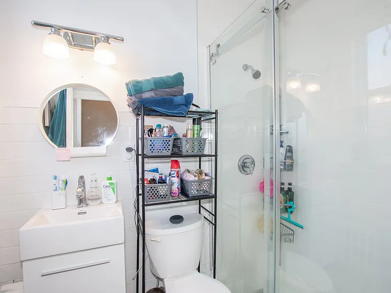 186 James St #4 — Photo 9