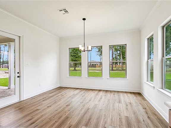 5th image of 39056 Elm St