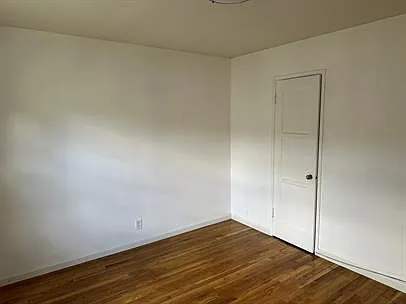Silverlake Garden Apartments — Photo 28