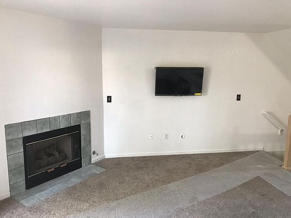 3rd image of 1082 Artemis Cir