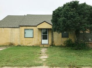 1322 S Avenue B, Portales, NM 88130