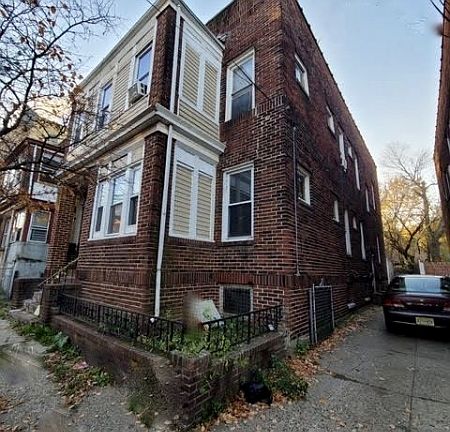 2nd image of 407 S 15th St