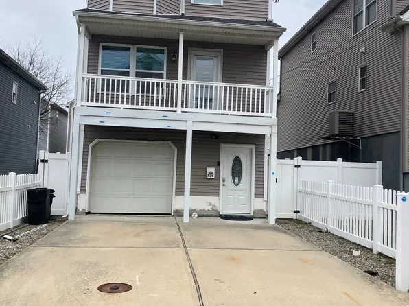 829 3rd St, Union Beach, NJ 07735