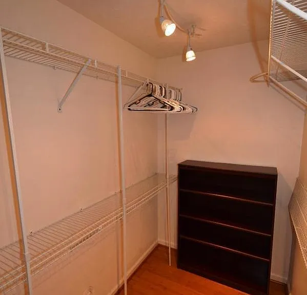 631 Admiral Dr — Photo 9