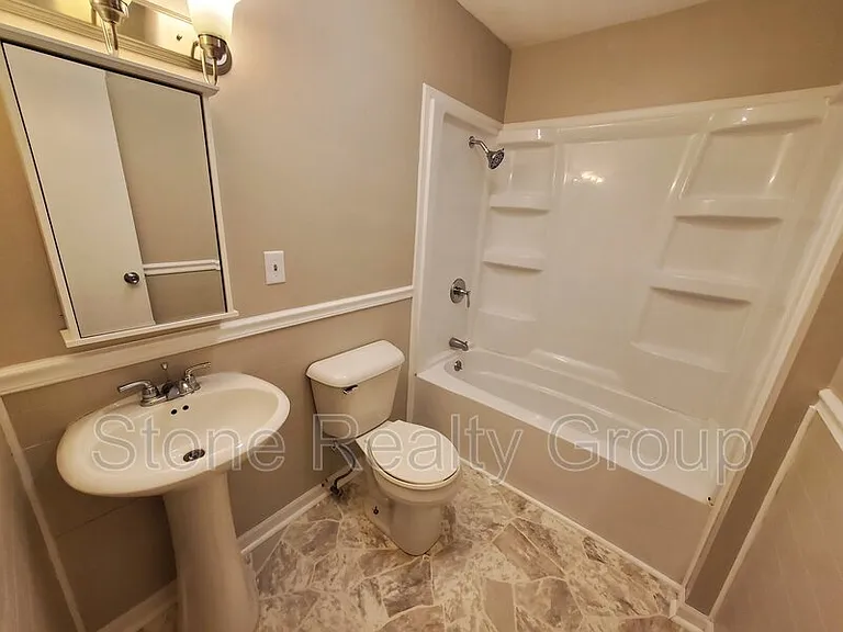 7927 E Lambert Ave — Photo 7