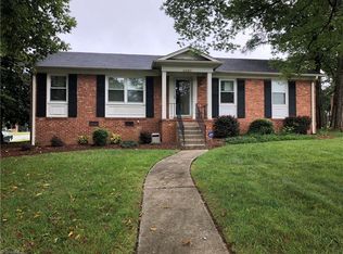 2406 Saxon Ct, Greensboro, NC 27406
