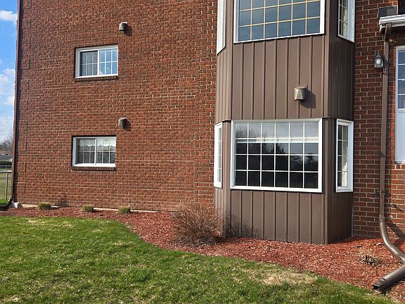 3rd image of 89 Edey St W #1B