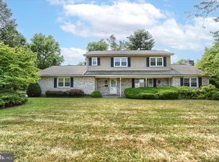 716 Yorkshire Dr, Carlisle, PA 17013
