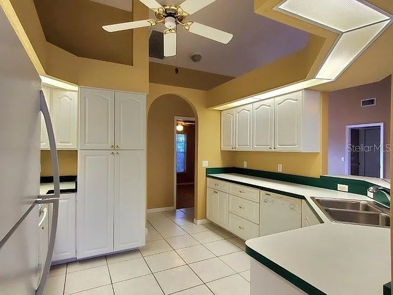 22337 Tennyson Ave — Photo 3