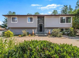 4 Greensward Dr, Valley Cottage, NY 10989